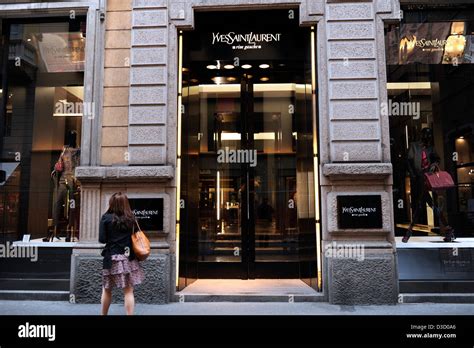 yves saint laurent uffici milano|Milan .